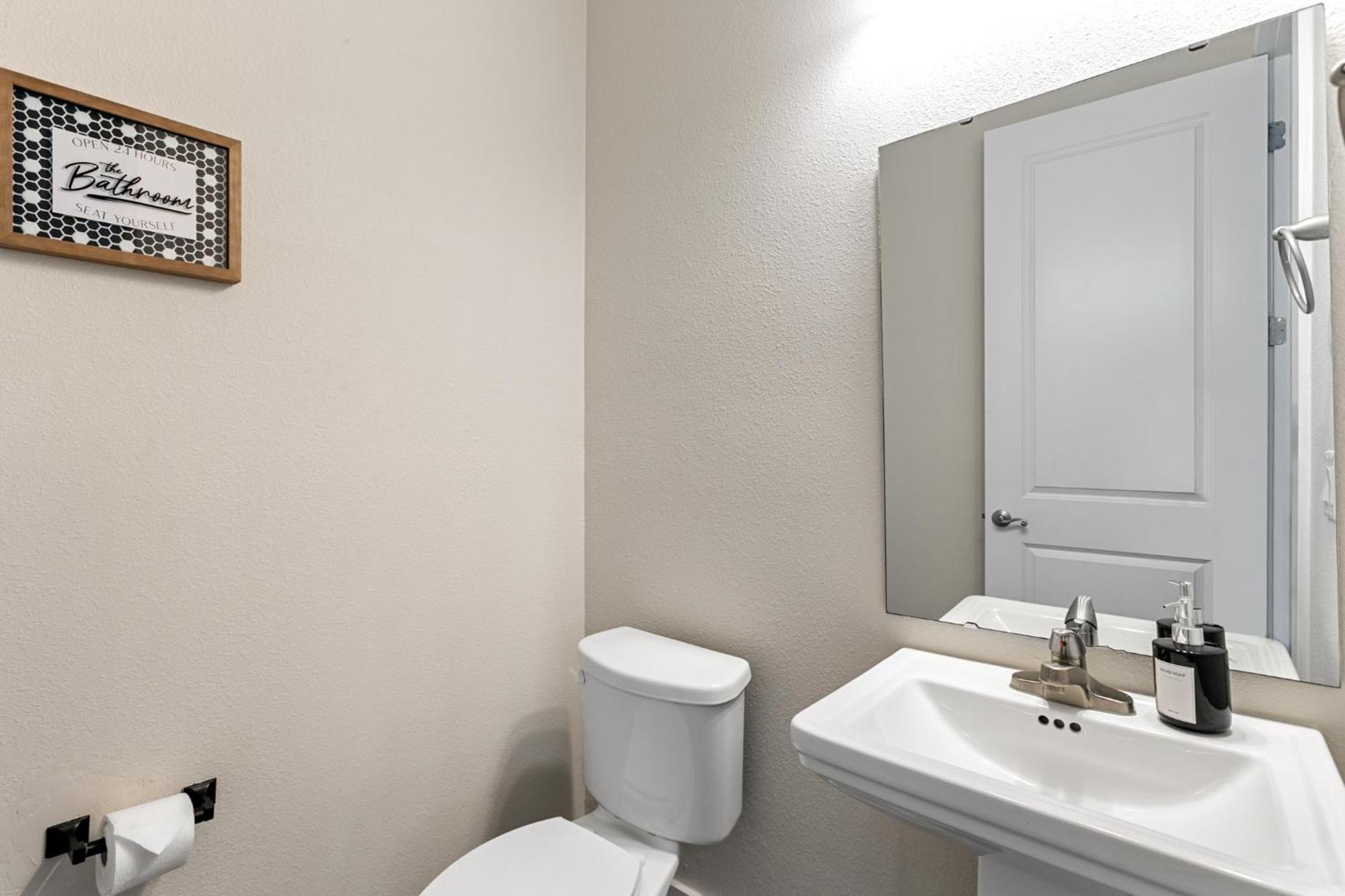 3 Minutes To Beach, 9 Minutes To Mayo Clinic, King Bed, Sleeps 8 Villa Jacksonville Beach Exterior photo
